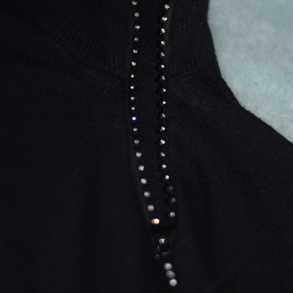 Top - Picture 3 of 5